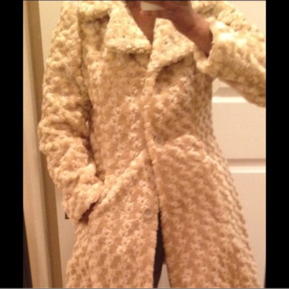 NWOT Cream Faux Fur Coat size L